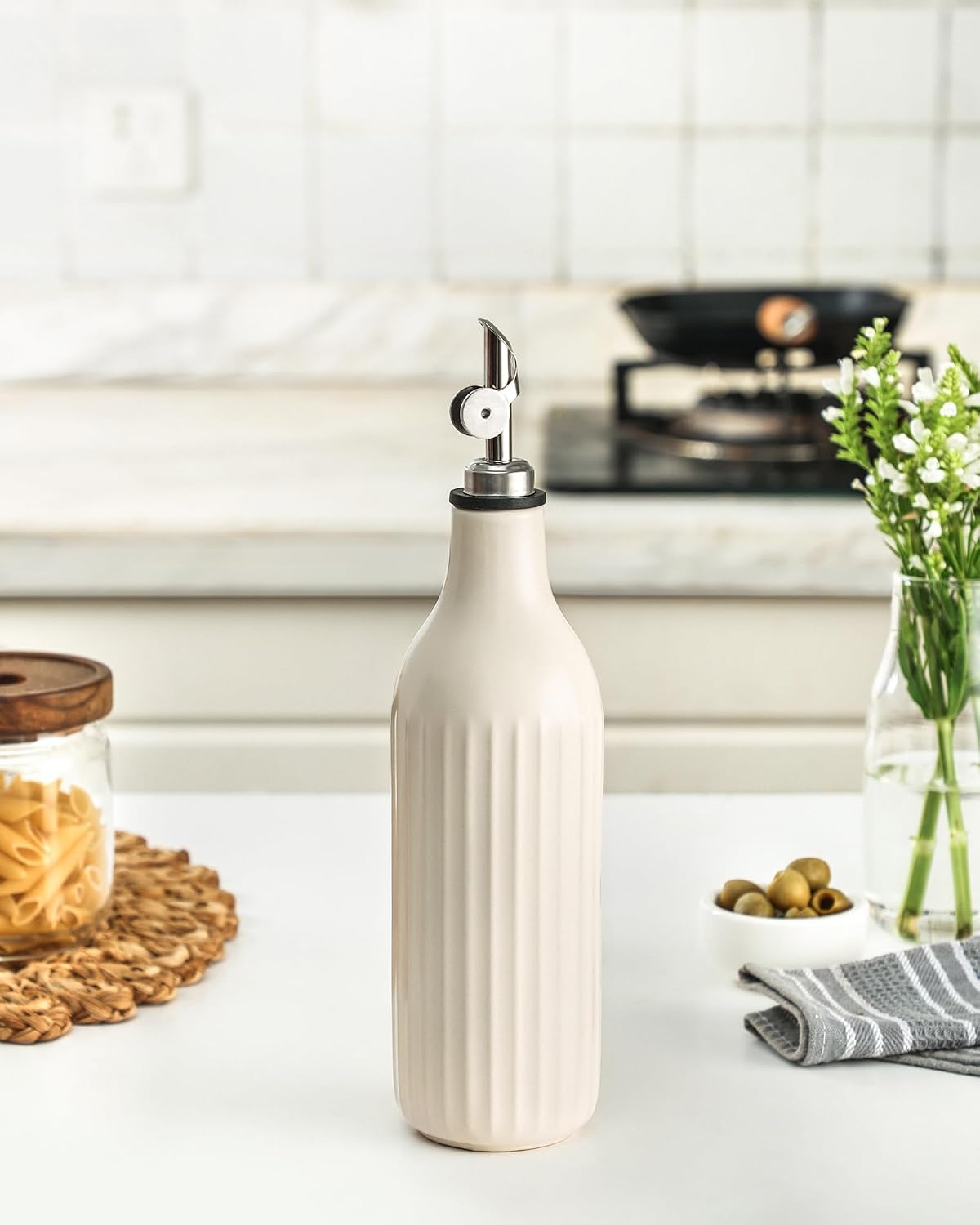 FUN ELEMENTS Olive Oil Dispenser Bottle, 19 oz Oil Dispenser for Kitchen and Vinegar Dispenser Bottle, Suitable for Vinegar, Coffee Syrups & Other Liquids, Off White